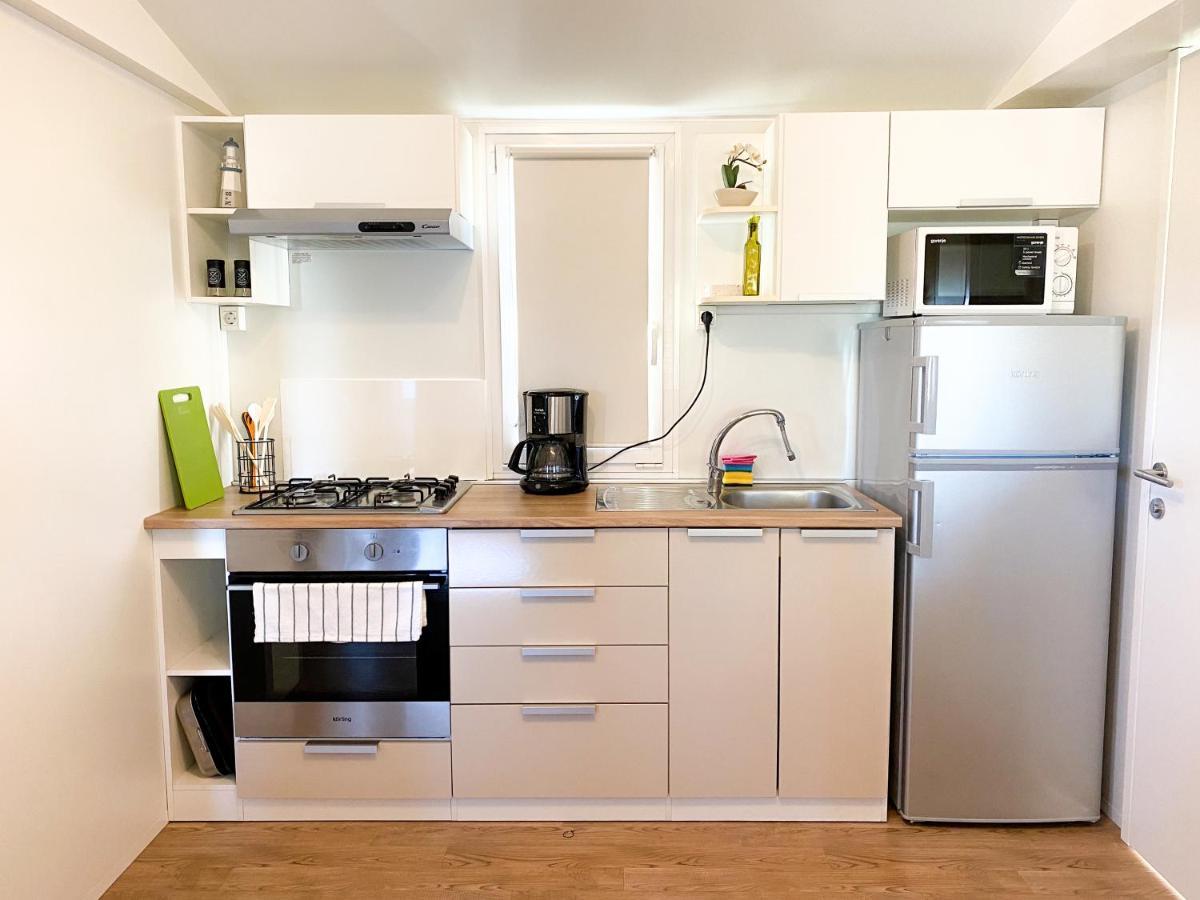 Mobile Home Sea Fairy , Jezera , Murter ทิสโน ภายนอก รูปภาพ